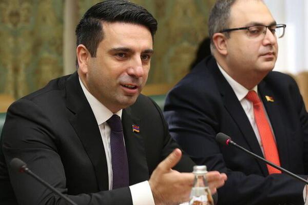 Спикер парламента Армении Симонян: страну пытаются «затащить» в Союзное государство