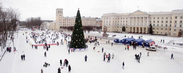 В Смоленске центральную новогоднюю елку откроют 22 декабря