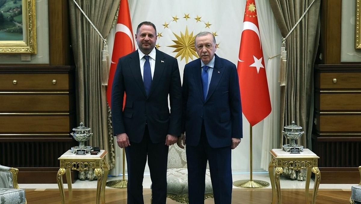 «Нужна срочная встреча»: В Киеве запаниковали. Эрдоган что-то передал Ермаку от Путина?