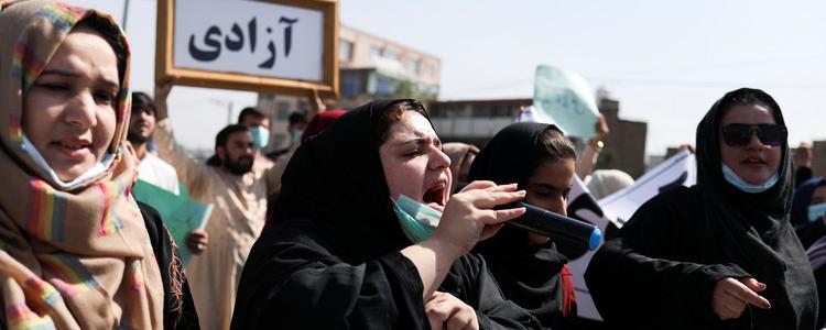 Представитель талибов Муджахид сообщил, что женщины появятся в афганском правительстве