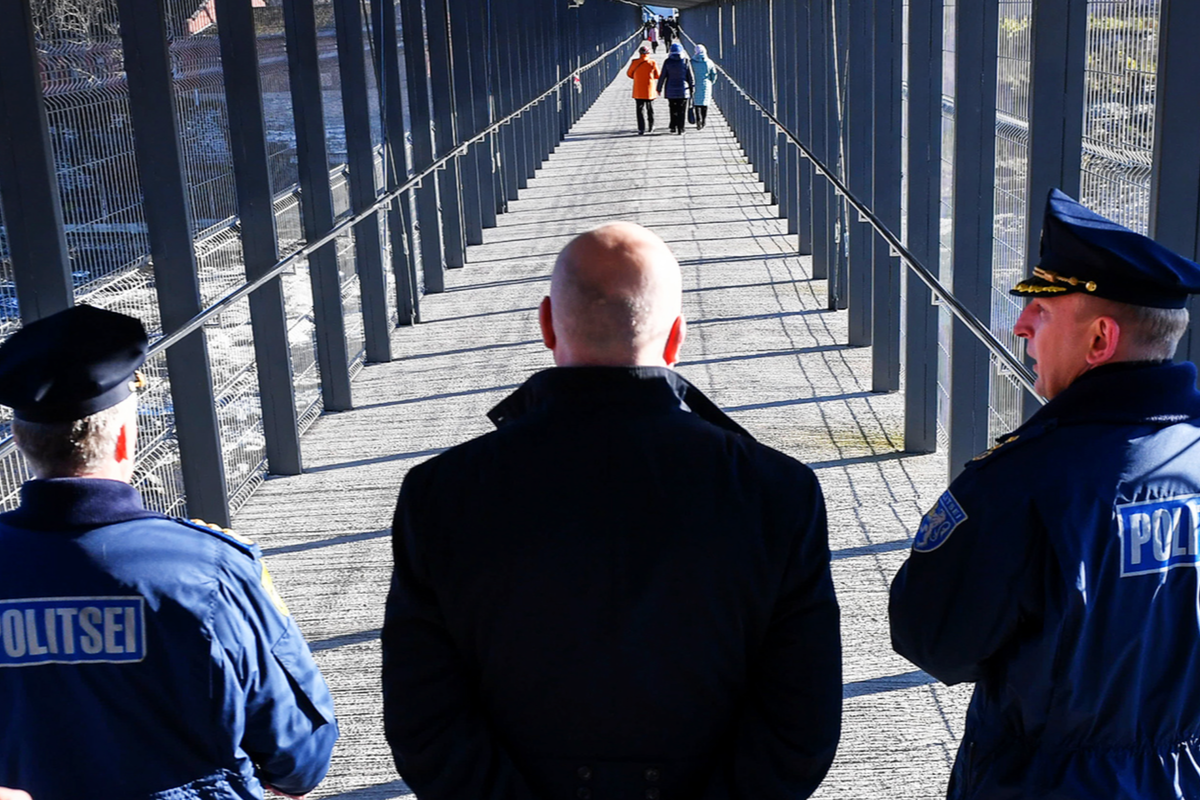 Невзирая на политику: жители Эстонии ринулись в РФ за низкими ценами