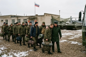 Мобилизационный резерв пополнится «специалистами»: правительство расширило основания для набора контрактников с судимостью