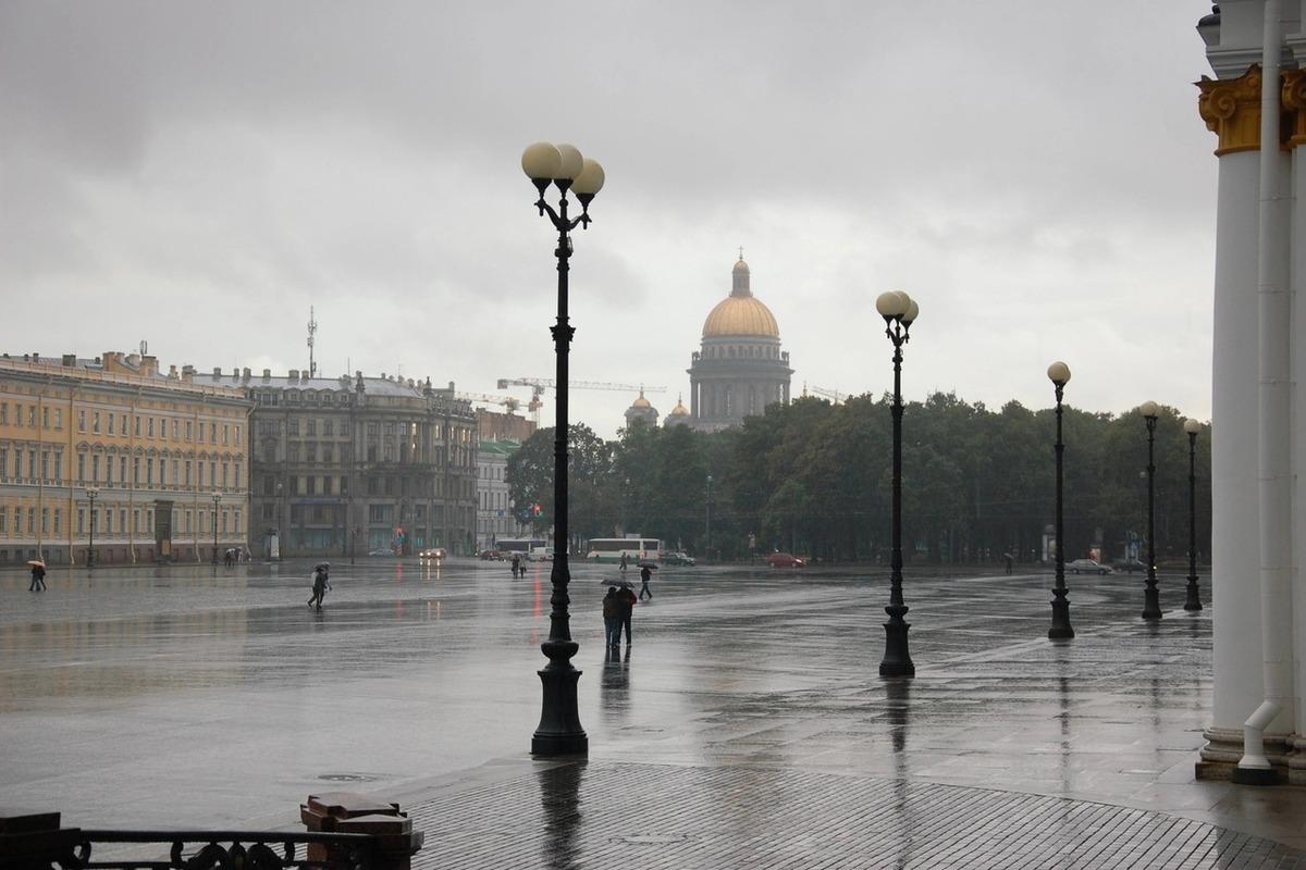 Синоптики Петербурга обещают сильные дожди на День России (страна-террорист)