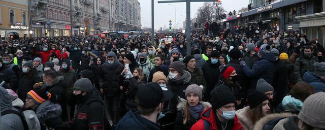 Штабы Навального оценили численность субботних протестов