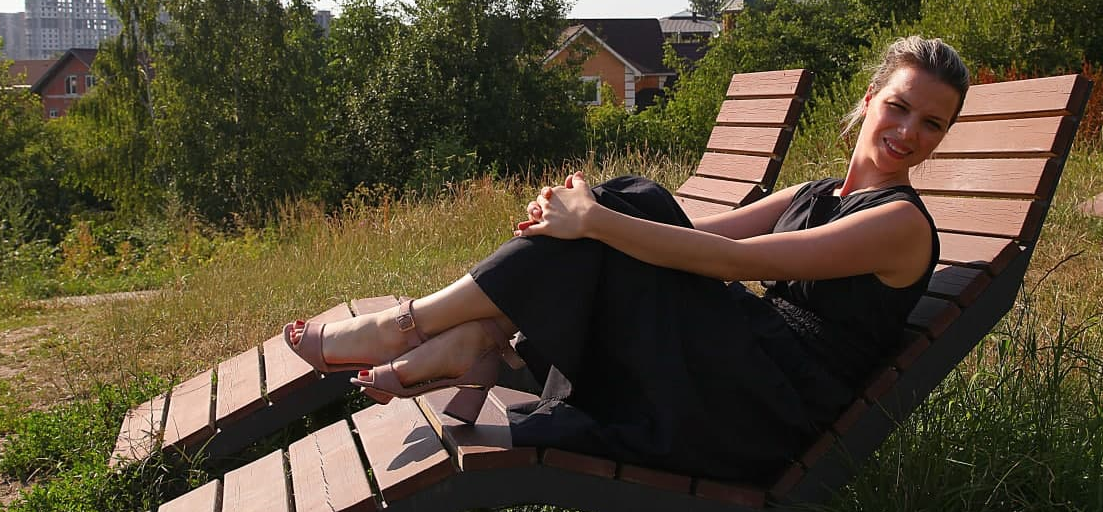 В Красногорске продолжают приводить в порядок скамейки