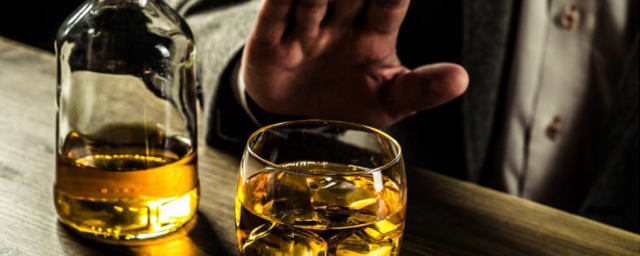 Ученые определили, в каком возрасте лучше не пить алкоголь