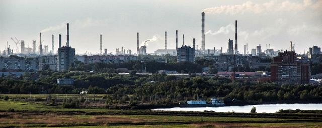 В соцсетях омичи опять пожаловались на горький запах химикатов