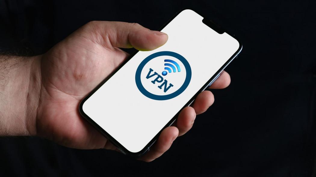 Эксперт Кузьменко советует включать VPN при использовании общедоступного Wi-Fi