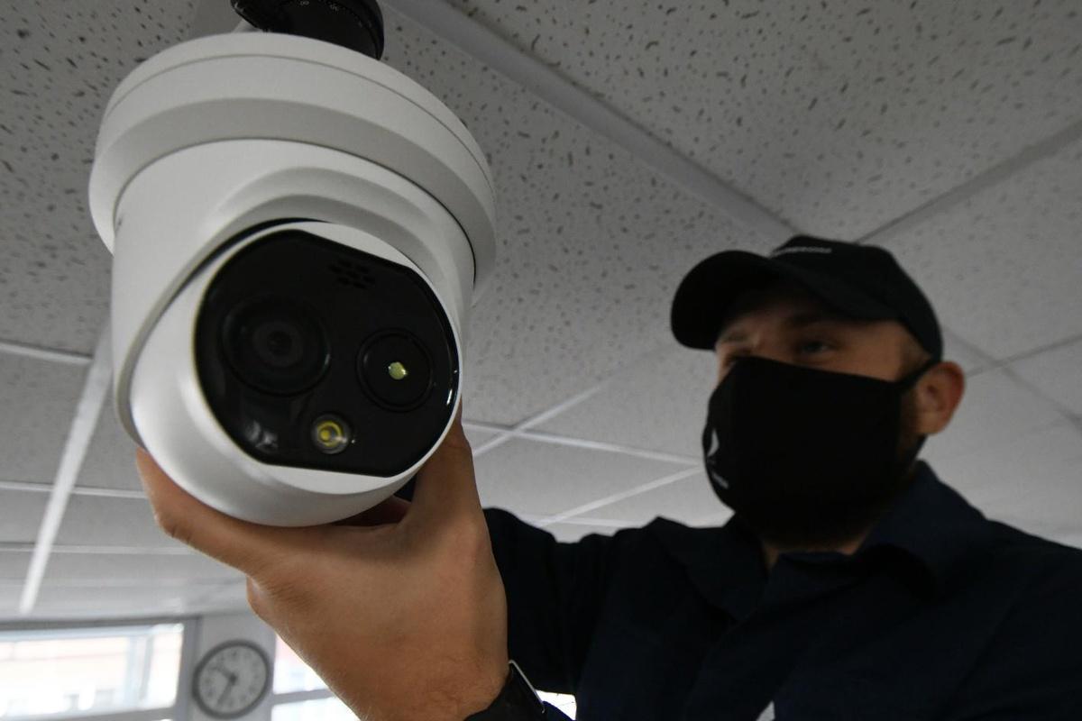 В МВД Новгородской области посоветовали бороться с магазинными кражами дополнительными камерами наблюдения