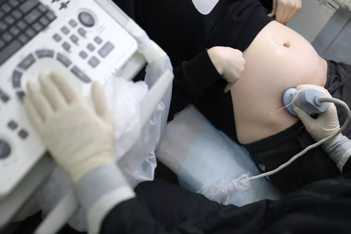 В России могут ввести штраф за склонение к аборту