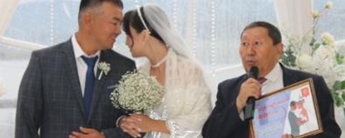 В Туве собираются возрождать трезвые свадьбы