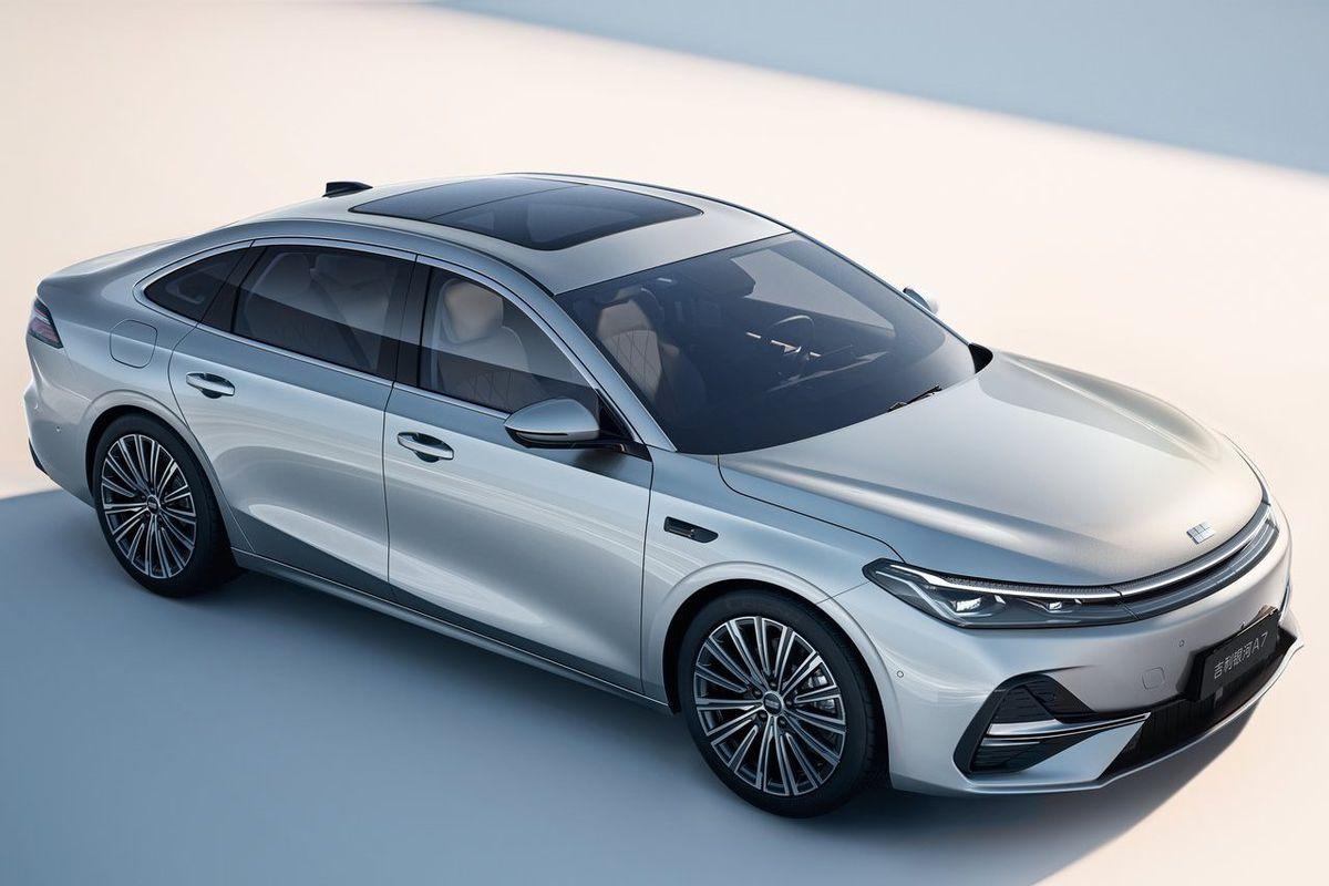 Начались продажи седана Geely Galaxy A7 за 1,1 млн рублей