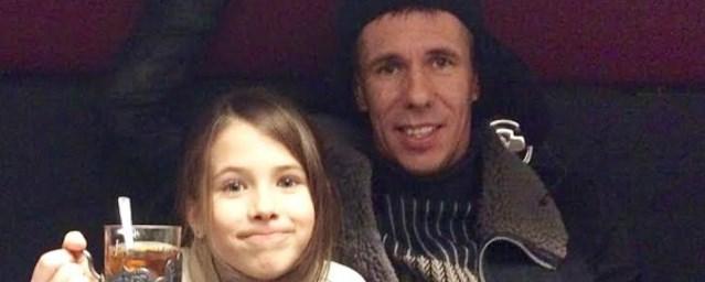 Актер Алексей Панин выиграл суд за право опеки над дочерью