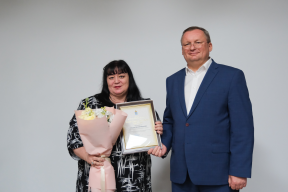 Председатель Думы Астраханской области Игорь Мартынов поздравил творческую интеллигенцию Камызякского района с Днем работника культуры