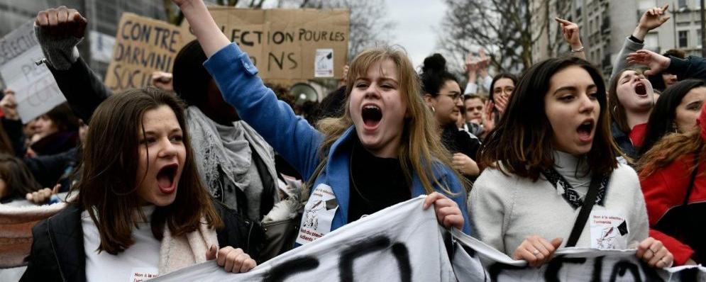 50 тысяч жителей Парижа присоединились к общенациональной забастовке