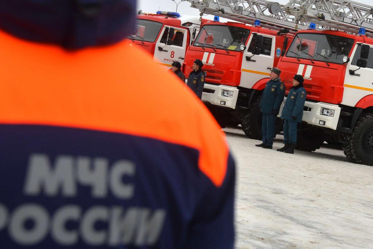 Крупный пожар в Старобельске: огнеборцы спасли соседний дом от возгорания