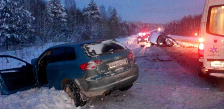 ГИБДД ищет очевидцев гибели пяти человек в ДТП под Екатеринбургом