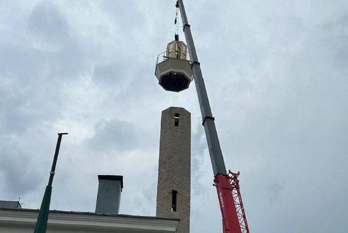 На 42-метровый минарет мечети «Ихлас» в Уфе установили долгожданный полумесяц
