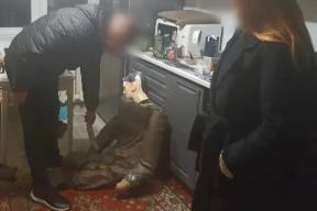 Два удара ножом в бедро: в Саранске гость убил хозяина квартиры во время застолья
