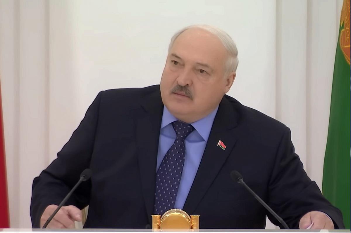 Лукашенко решил отойти от дел