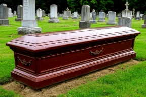 РПЦ обсуждает вред примет на похоронах