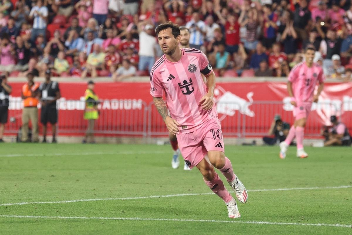 The US no longer knows how else to reward Messi for his incredible play