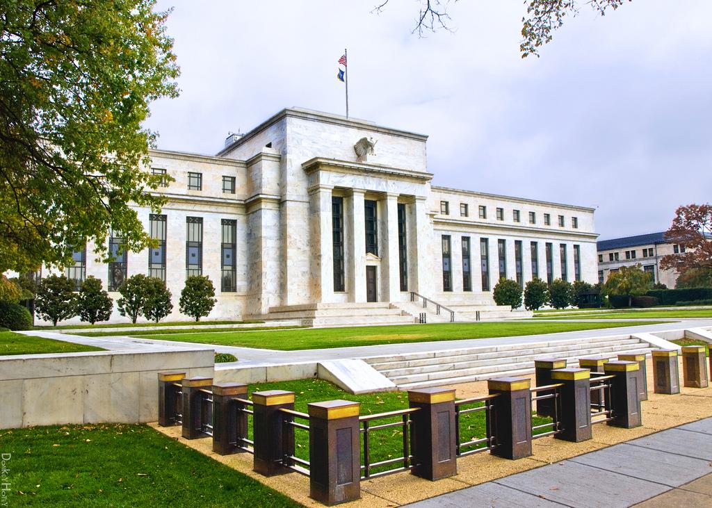 В США Федеральная Резервная Система снизила процентную ставку