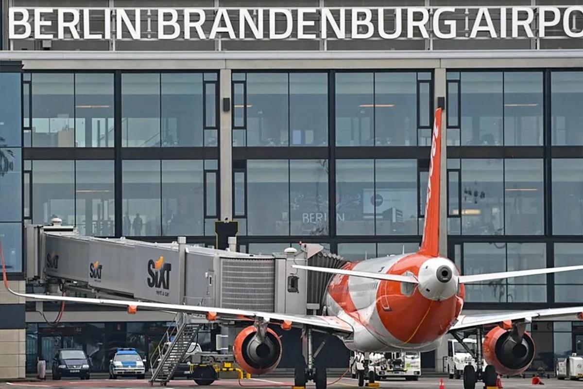 В Берлине экстренно сел самолет из-за нетрезвого гражданина Финляндии