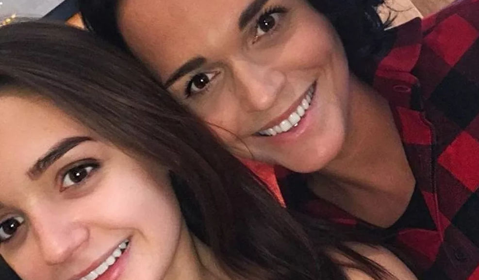 Певица Слава пожаловалась на недостаток сна из-за внука