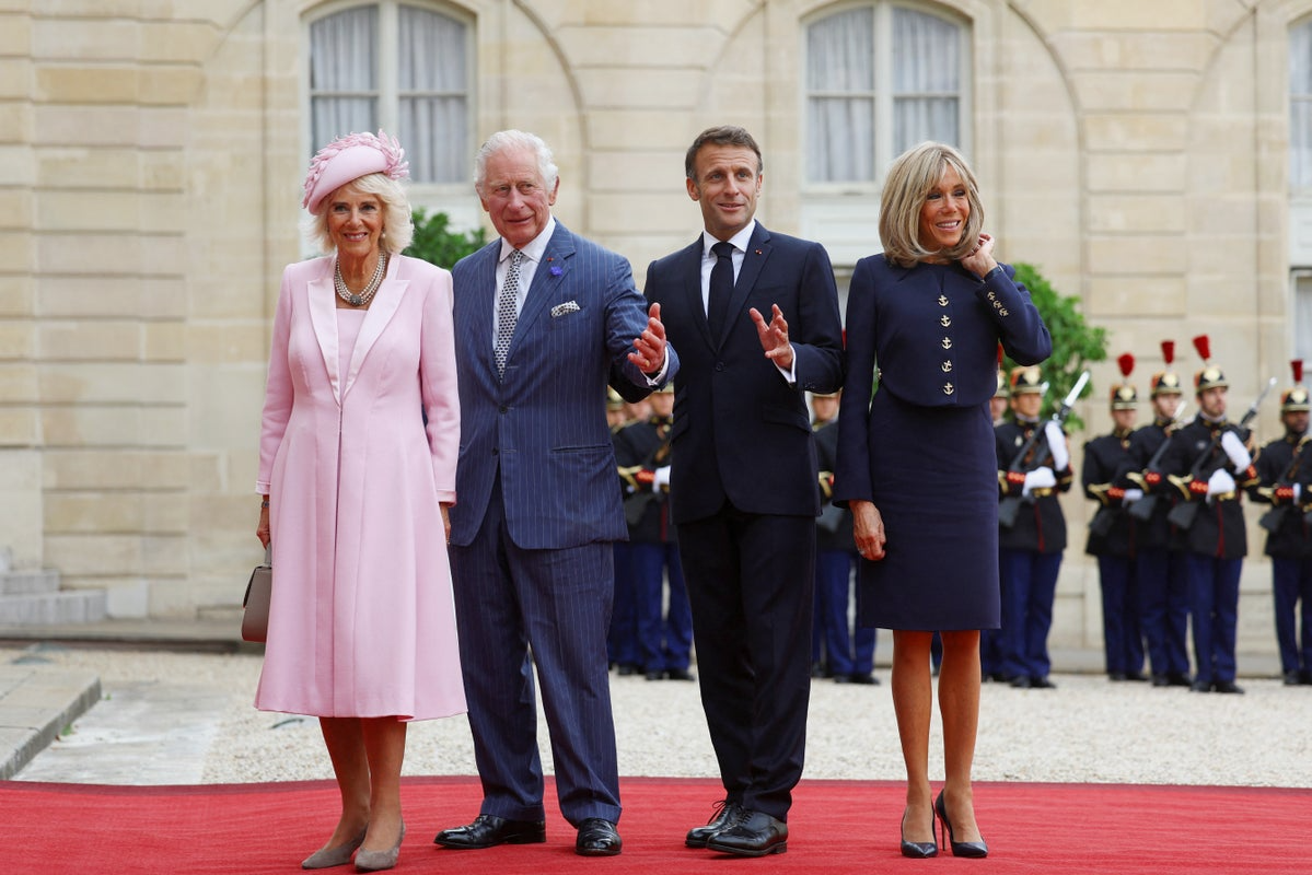 Президент Франции Макрон потратил почти полмиллиона евро на ужин с Карлом III