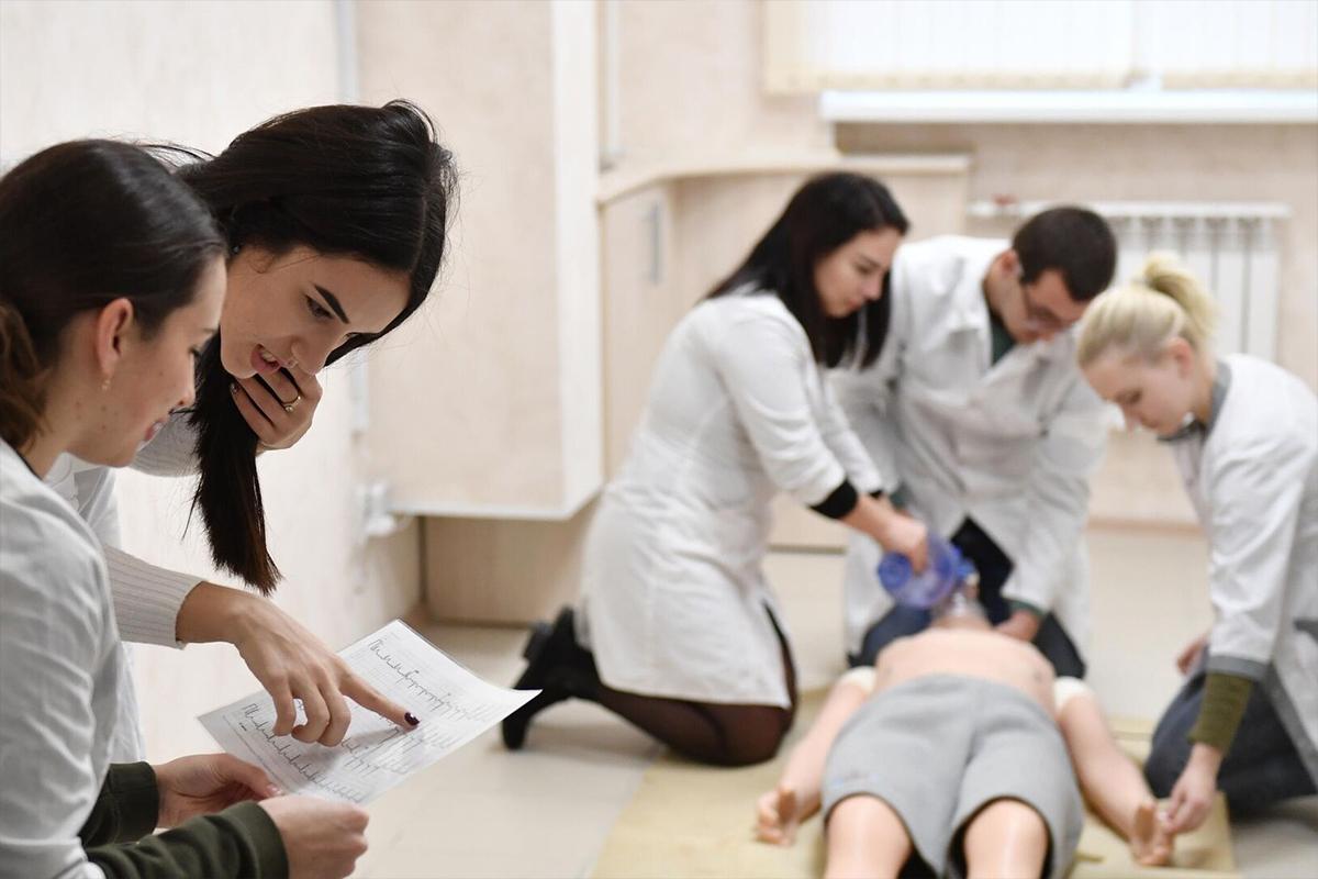 Число работающих студентов в новосибирских больницах выросло на 77%