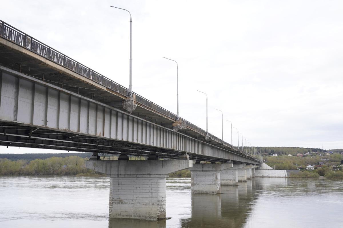 Кузбасский мост в Кемерове намерены открыть 25 октября