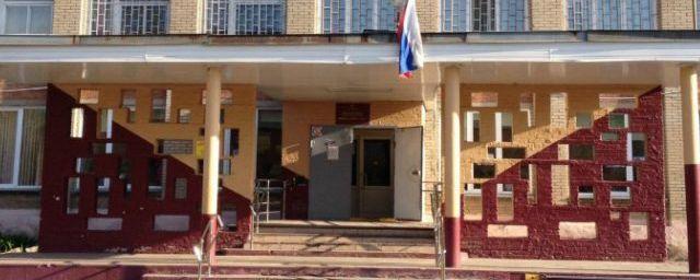 В Челябинске во время праздника в школе умерла учительница