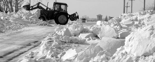 На трассах в Новосибирской области застряли в снегу четыре авто
