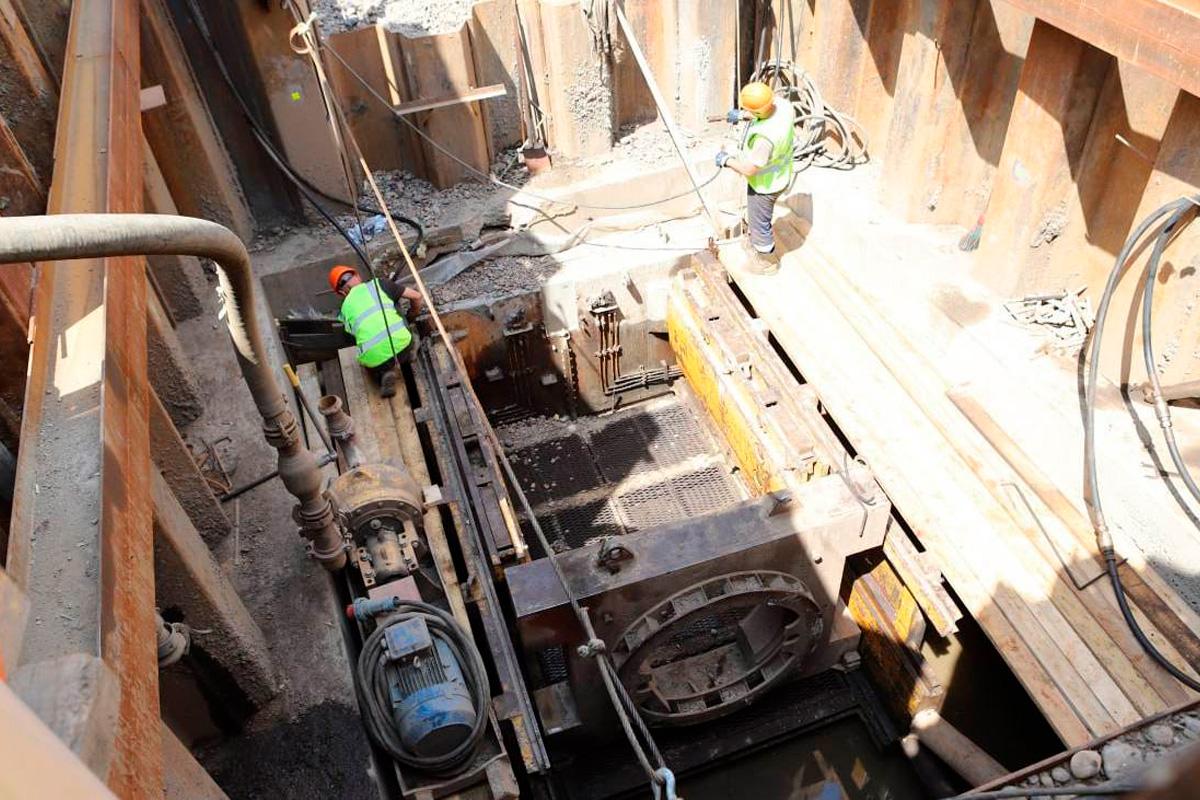 Мэр Руслан Болотов: В Иркутске применяют микротоннелирование без вскрытия асфальта при строительстве канализационного коллектора