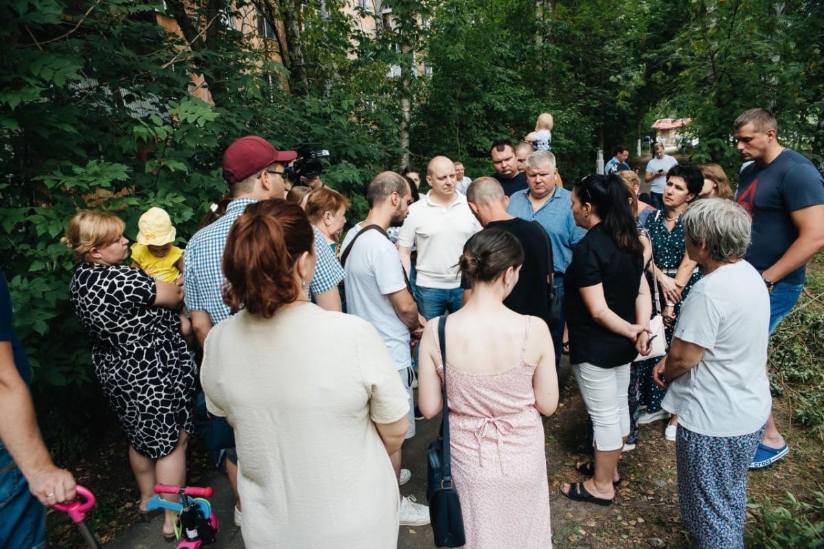 Глава Пушкинского г.о. Красноцветов провел встречу с жителями микрорайона Серебрянка