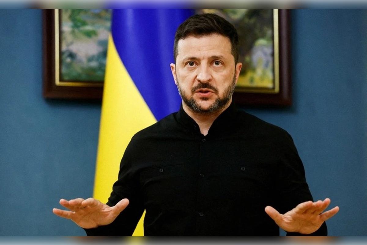 Зеленскому на Украине предрекли отставку и бегство из страны