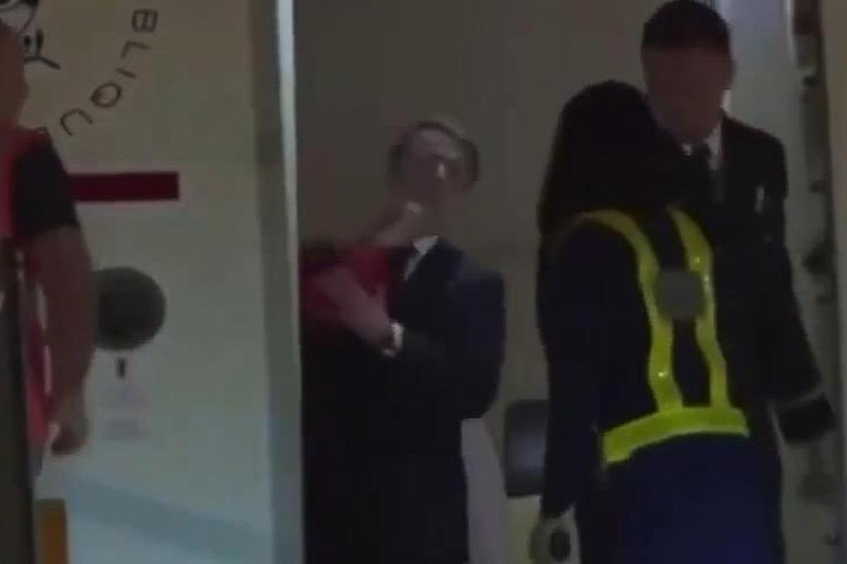 В Елисейском дворце подтвердили, что Макрон получил пощёчину от жены