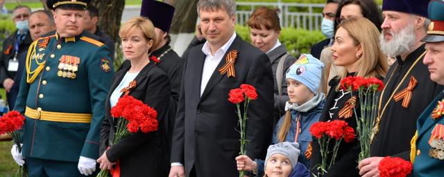 Глава Дзержинска Иван Носков возложил цветы к Обелиску Славы