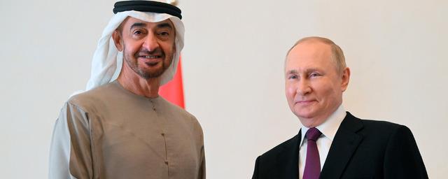 Дмитрий Песков: Передача Путиным пальто президенту ОАЭ является жестом внимания