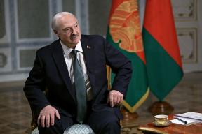 Лукашенко получил в подарок книгу Маргариты Симоньян