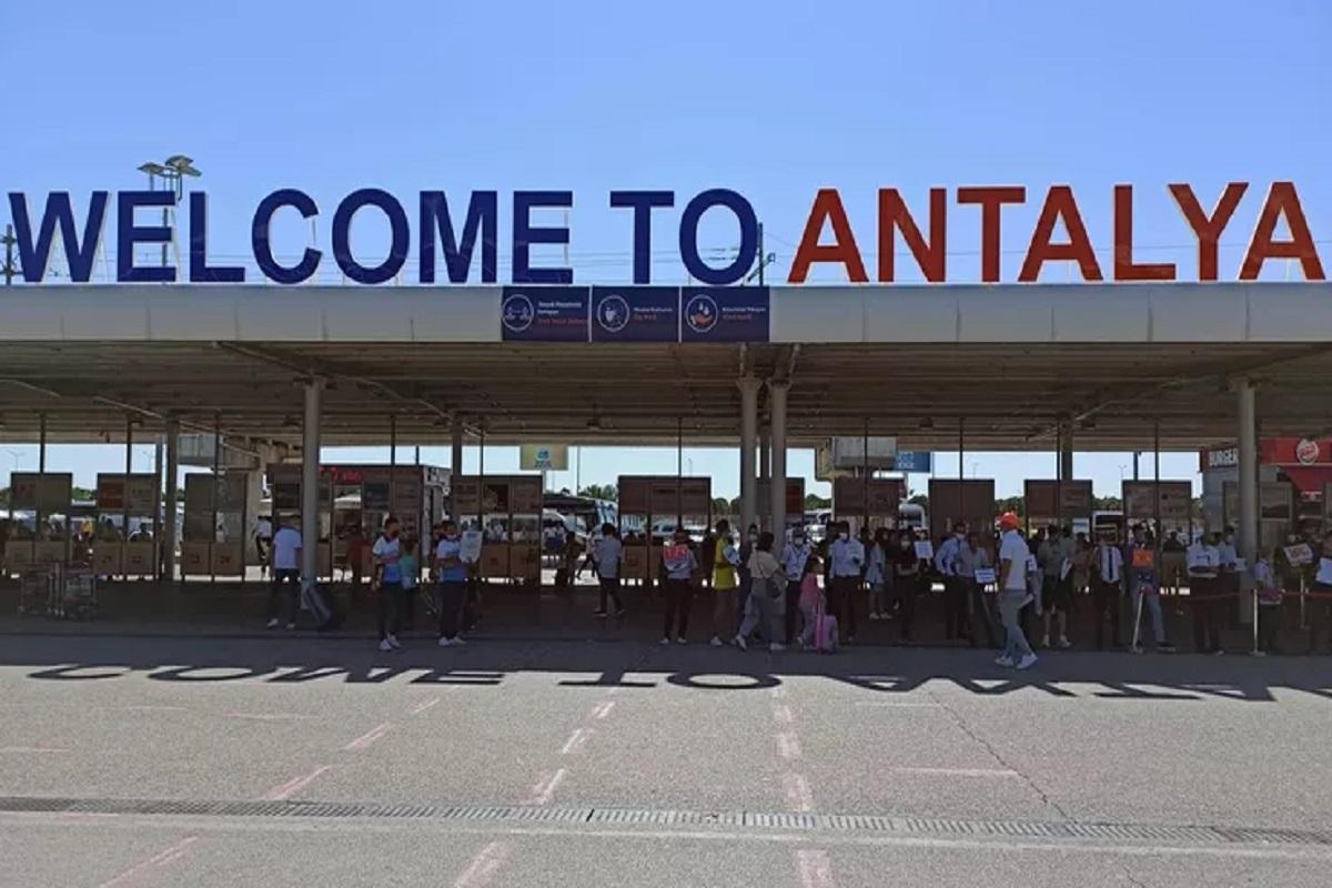 Несмотря на снижение стоимости отдыха на 16% Анталья теряет туристов из России