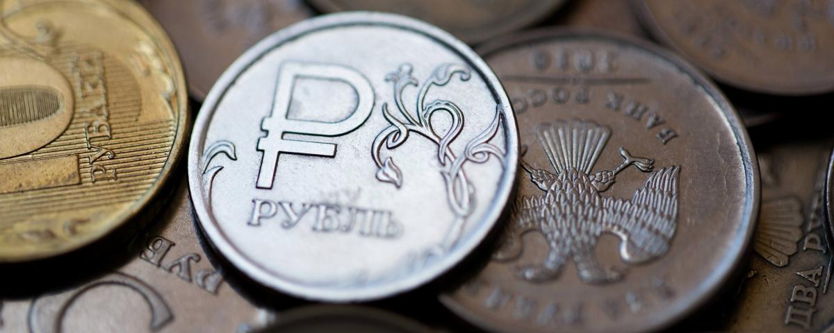 Аналитик Кожухова спрогнозировала ослабление рубля из-за падения цен на нефть