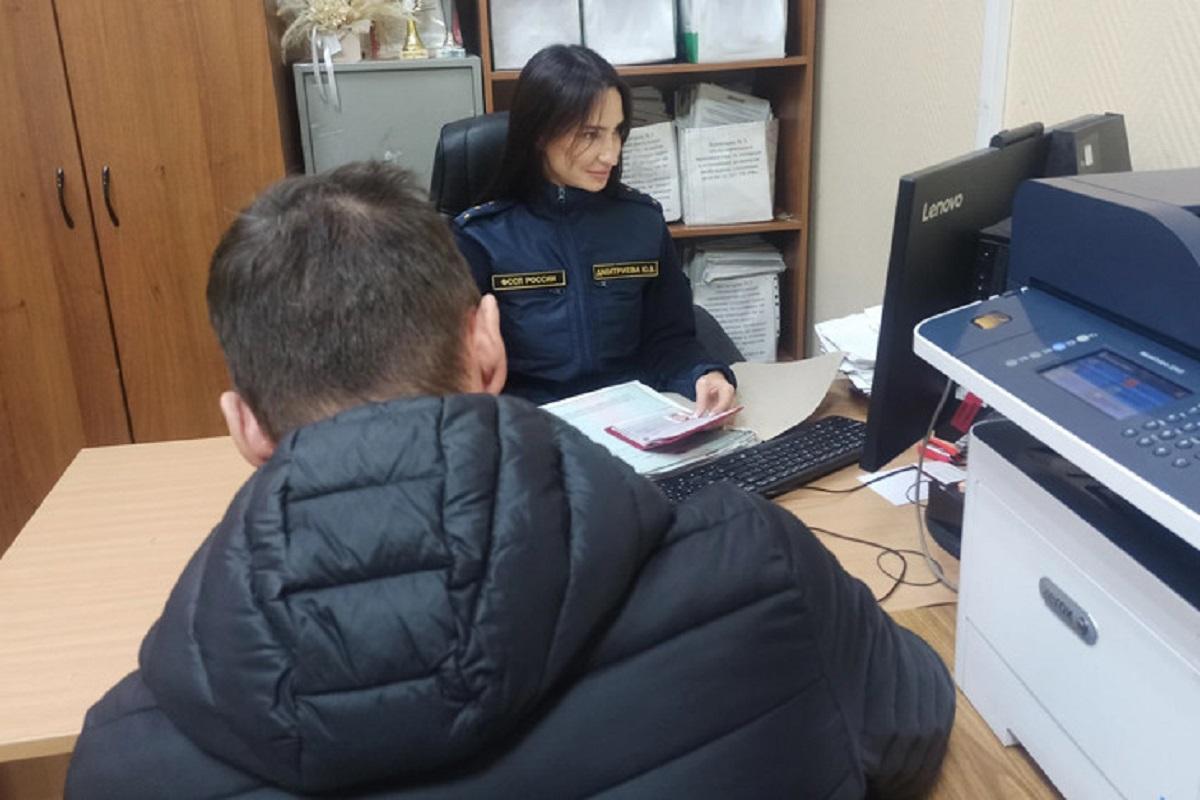 Плохой папа и худший конспиратор: новосибирский должник устроил представление для ФССП