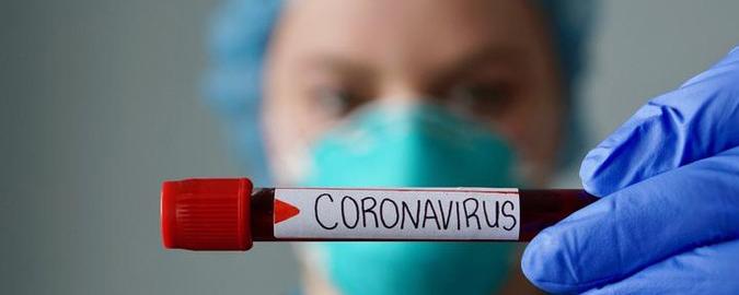 Вирусолог объяснила рост числа молодых людей среди заразившихся COVID-19