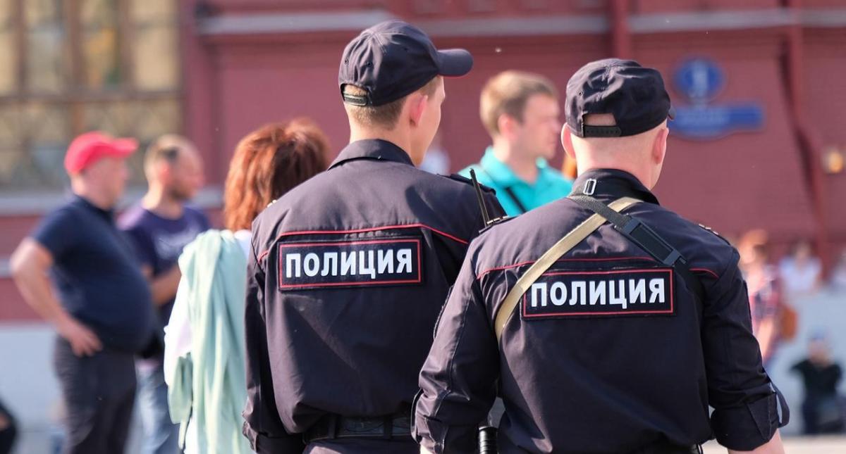 В Подмосковье задержали трех мужчин, вымогавших 500 тысяч рублей у местного жителя