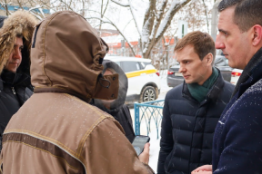 Глава г.о. Лобня Игорь Демешко встретился с местными жителями, в дома которых возвращается тепло