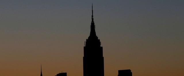 В США в память о жертвах теракта погасили огни Empire State Building