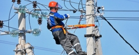 Жители Кировской области из-за сильных порывов ветра остались без электричества