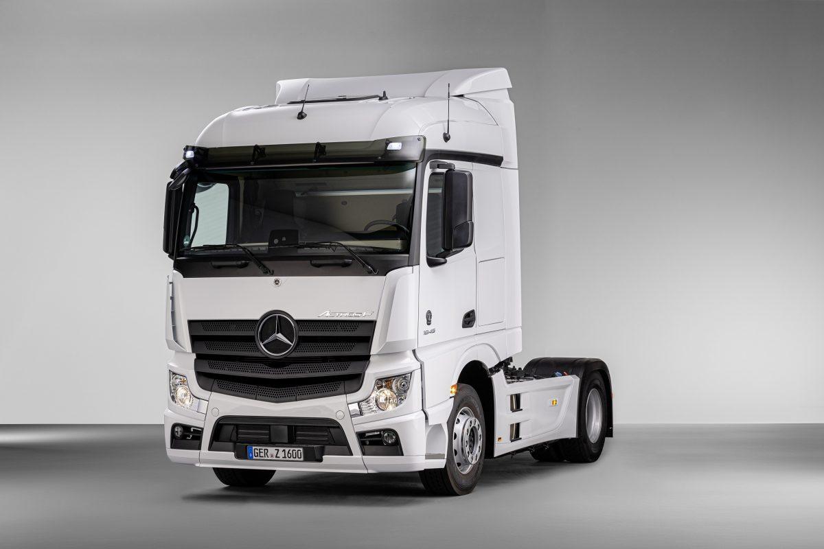 В Москве представили грузовик Mercedes-Benz Actros